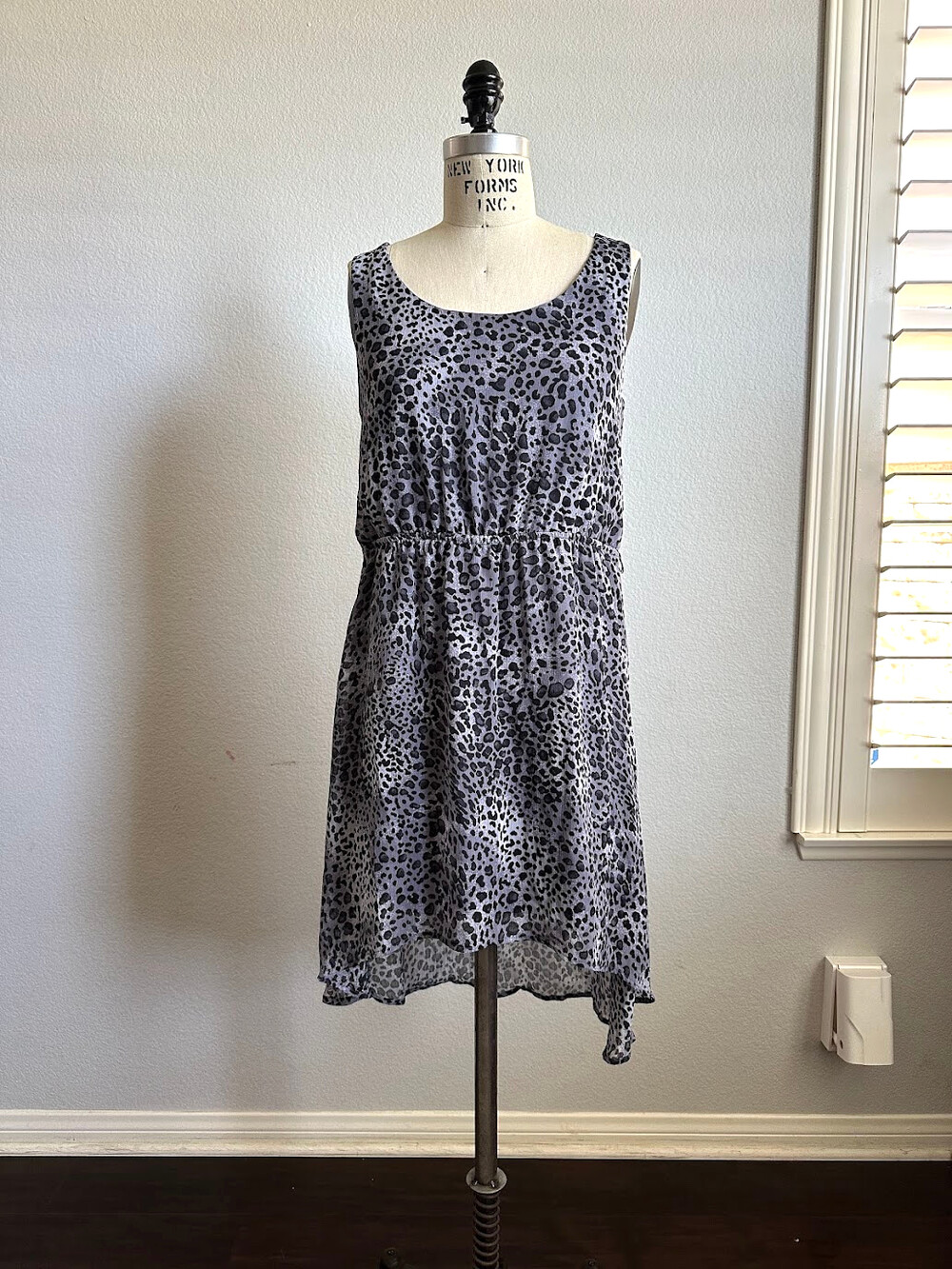 No Boundaries Animal Print Sleeveless Hi-Low Dress Cutout Back Size M